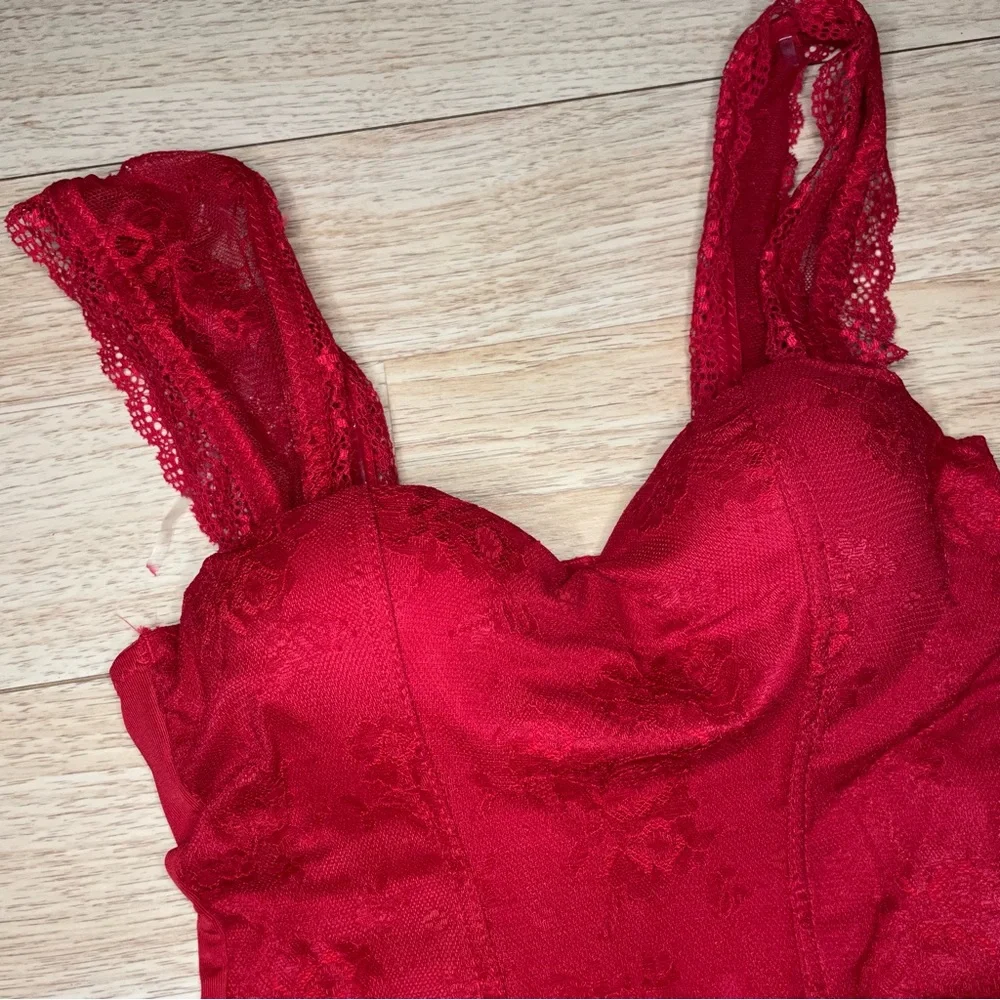 Small Red Lace Corset Top - Picture 5 of 9
